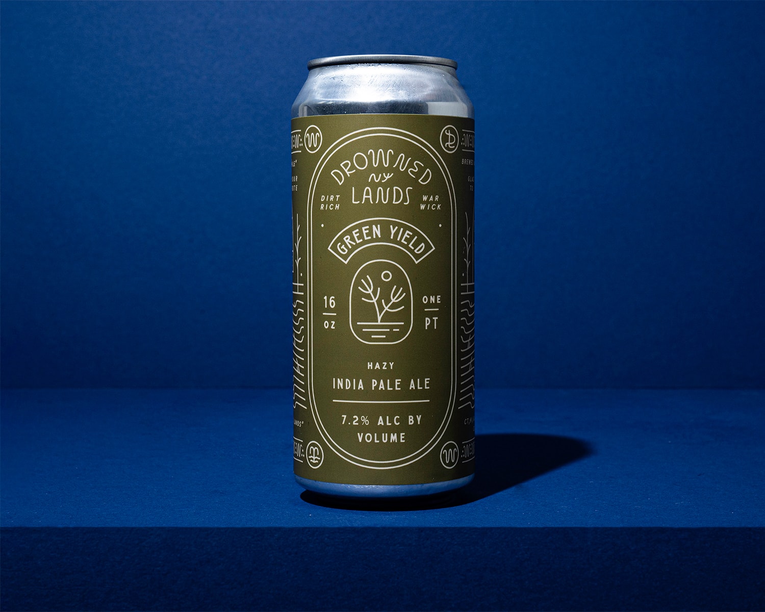 Product shot of a Drowned by Land's beer can monoline design.